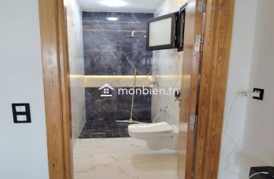 A vendre villa s+3 avec piscine pied dans l'eau à kerkouane
