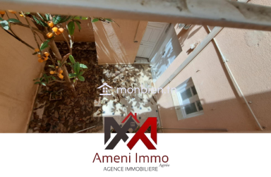 A vendre villa très propre sur 02 étages à El Mourouj 4.