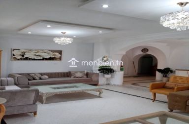 Location estivale: Une villa avec piscine et jardin à louer 51355351