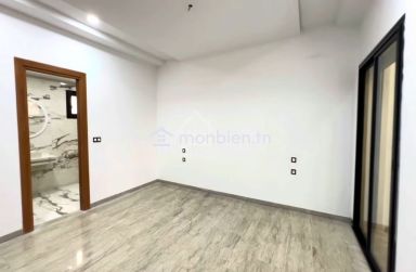 Villa toute neuve S+5 avec piscine à vendre à Hammamet Sud 51355351