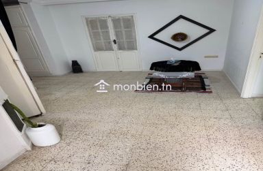 Appartement meublé au 1er étage avec entrée indépendante