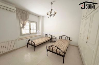 Grande Villa Près De Fatouma Bourguiba Au Bardo