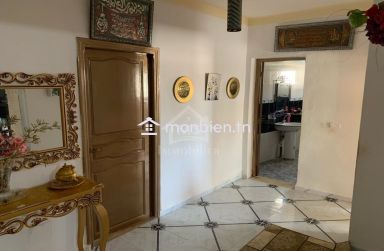 Spacieuse maison S+2 avec jardin à Hammamet Sud à vendre