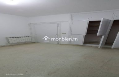 un appartement S+3 situé à Manar 1