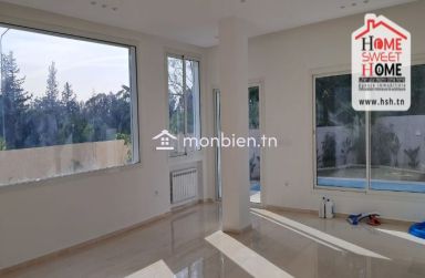 Villa Émeraude Noire à Vendre à Carthage Hannibal