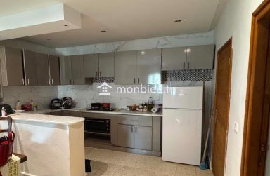 une maison située au 2ème étage à El Omrane Supérieur,