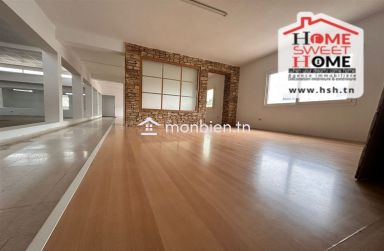 Local commercial Resak à Louer aux Berges du lac 3