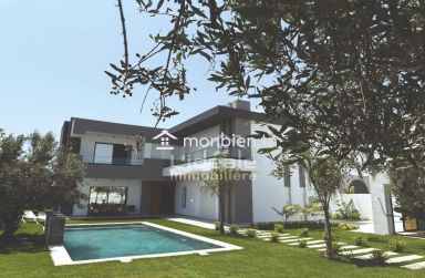 une somptueuse villa neuve au style résolument moderne à Besbasia