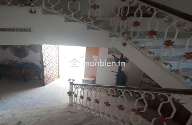 a vendre une villa situé a Manzah 5 en face mosquée.