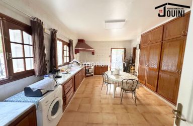 Grande Villa Près De Fatouma Bourguiba Au Bardo