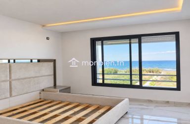 A vendre villa s+3 avec piscine pied dans l'eau à kerkouane
