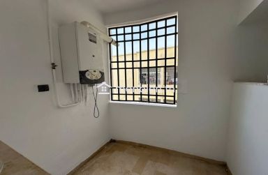 un bel appartement S+3 situé au 6ᵉ et dernier étage d’une résidence calme et sécurisée