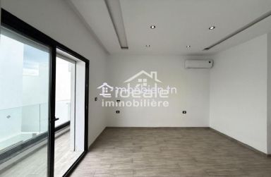 À Vendre Villa Moderne avec Piscine à Hammamet Nord