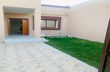 une villa s+3 prés de la plage à el haouaria