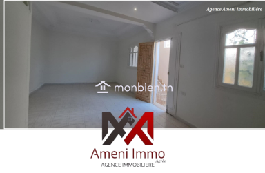 A vendre villa très propre sur 02 étages à El Mourouj 4.