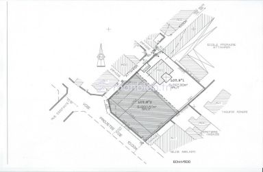 Terrain de 747 m² avec maison Route EL AIN km 2