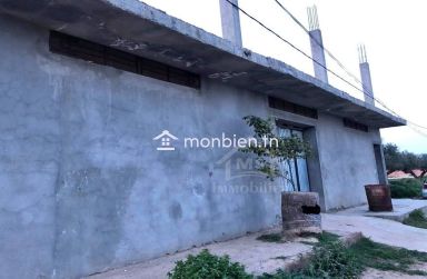 Maison S+2 avec 3 garages à vendre à Korba 51355351