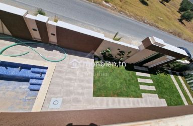 Un duplex S+5 avec piscine à Hammamet Sud à vendre 51355351