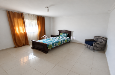 À Louer – Étage de Villa S+3 à El Manar 1**