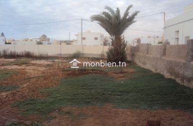 Terrain de 811 m² Route EL AIN km 2