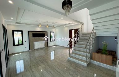 Villa S+4 toute neuve avec jardin et piscine à Hammamet Sud 51355351