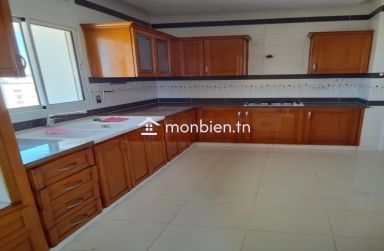 *À Louer – Étage de Villa S+4 Indépendant à Jardin d’El Menzah*
