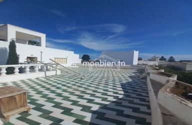 Une villa avec jardin à vendre à Hammamet 51355351