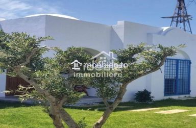 Opportunité à Saisir : Une villa clé en main avec piscine dans un cadre calme à Hammamet.