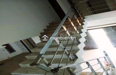 Une villa S+5 toute neuve avec piscine à vendre à Hammamet 51355351