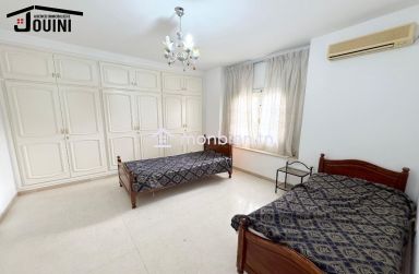 Grande Villa Près De Fatouma Bourguiba Au Bardo