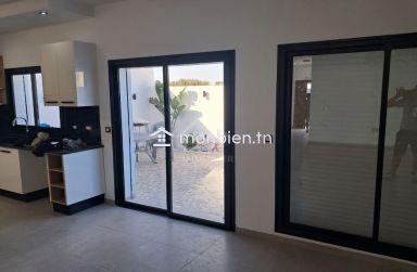 Villa toute neuve S+3 avec piscine à Hammamet Sud à vendre
