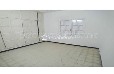 À Vendre  Exceptionnelle RDC de Villa à Ariana ville