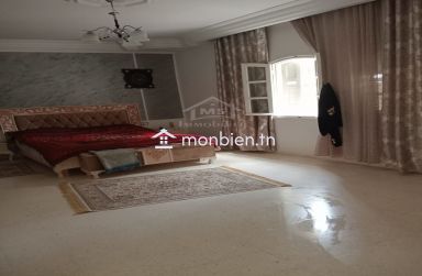 Une villa S+3 avec garage et jardin à vendre à Birbouregba 51355351