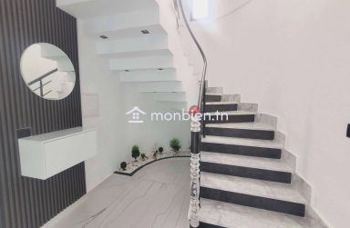 VILLA NEUVE AVEC TITRE BLEU À TEZDAINE DJERBA ZA