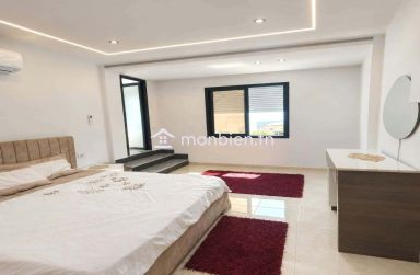 Villa indépendante  s+3 avec piscine meublée a vendre à kelibia