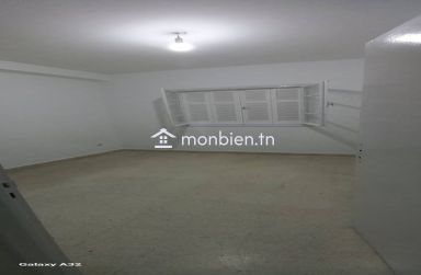 un appartement S+3 situé à Manar 1