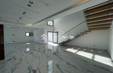 Villa toute neuve S+4 avec piscine à Hammamet Zone Craxi à vendre 51355351