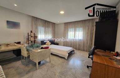 Villa d’Exception avec Jardin et Piscine