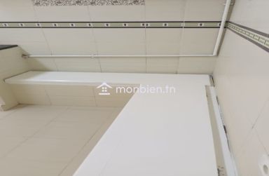 a vendre situé entre Omrane Supérieur Et Manar 1.