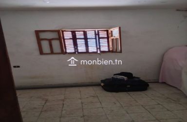 Maison de ville quartier Warda Oued Ellil