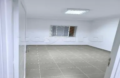 un appartement à usage bureautique de construction récente,