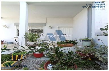 À VENDRE ÉTAGE DE VILLA EN RDC INDÉPENDANT EN PLEIN COEUR DE RADES