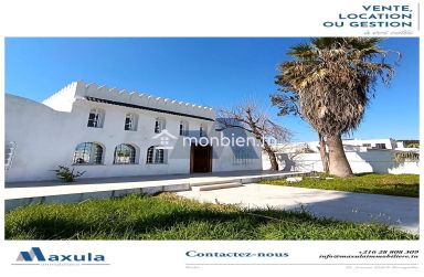 À LOUER VILLA S+4 À USAGE BUREAUTIQUE FACE À LA MER DE RADES PLAGE