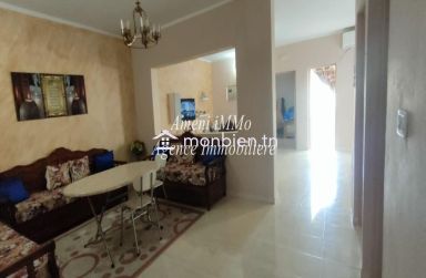à vendre villa à 02 étages situé au route Naasen - à El Mourouj 5.