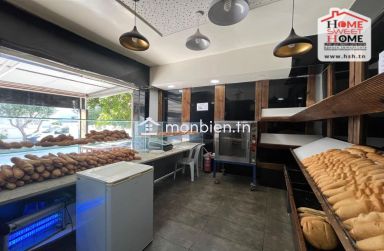 Local Velours Noir à Vendre à La Marsa