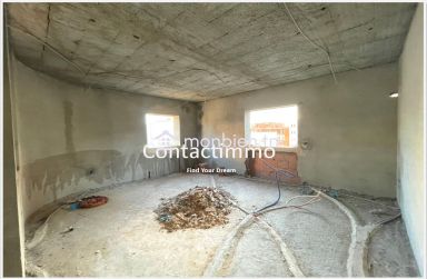 Duplex inachevé de 250 m² à vendre