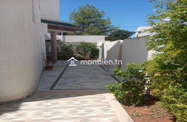 a vendre une villa situé a Manzah 5 en face mosquée.