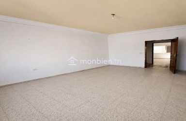 **À Louer – Maison S+2 à Omrane Supérieur**