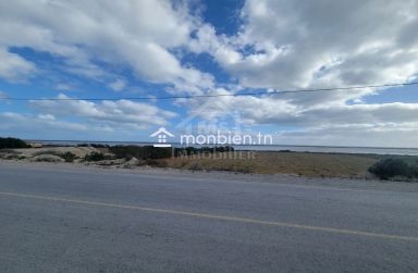 Terrain pieds dans l'eau de 3333 m² à Korba à vendre 51355351