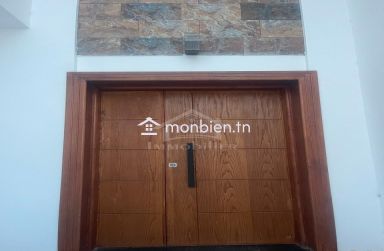 A vendre à Manaret Hammamet, Villa S+5 avec piscine 51355351